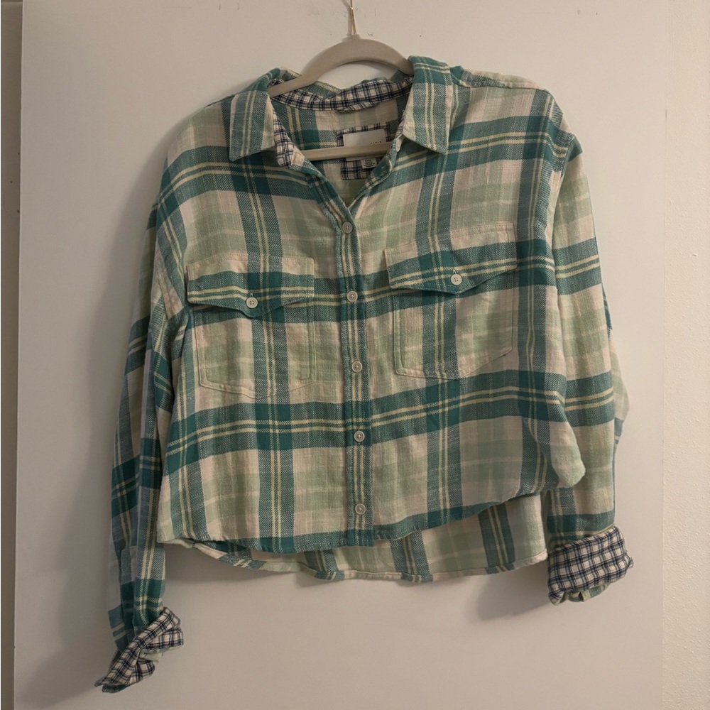 American Eagle Green Plaid Button-Up Shirt